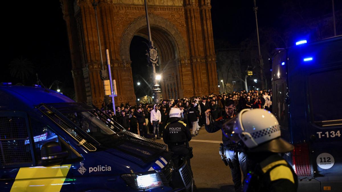Incidentes en el encuentro de "Therians" en Barcelona deja tres menores detenidos