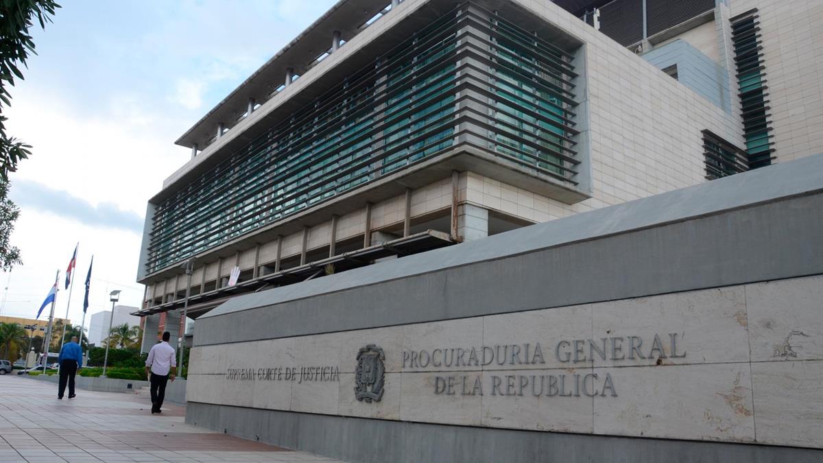 Detienen a fiscal por recibir dinero de investigado en RD