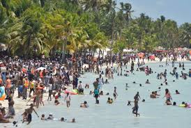 Gobierno restringe actividades en playas durante asueto 2026