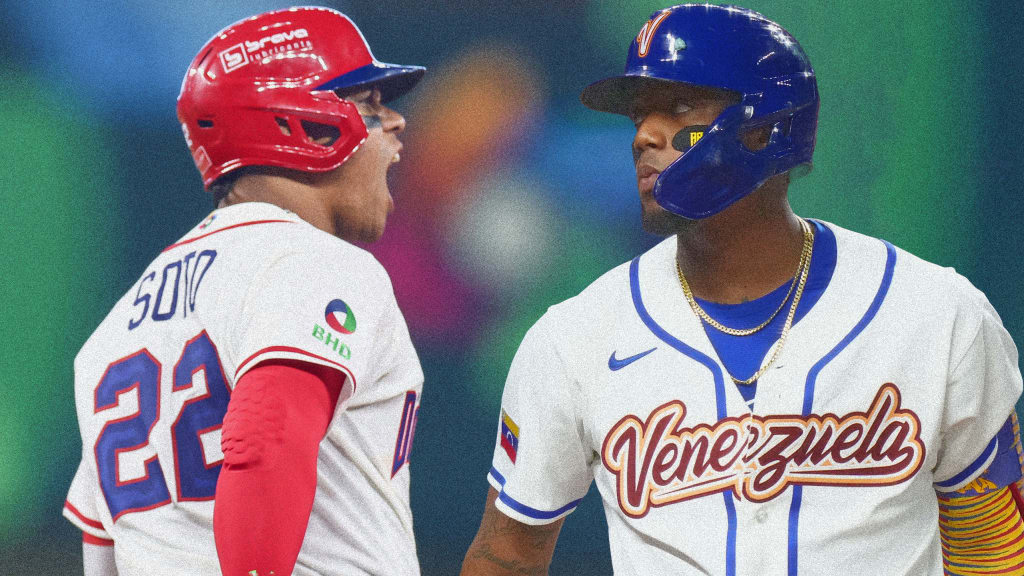 Albert Pujols dirige a la selección de República Dominicana en el Clásico Mundial de Béisbol antes del partido contra Venezuela.