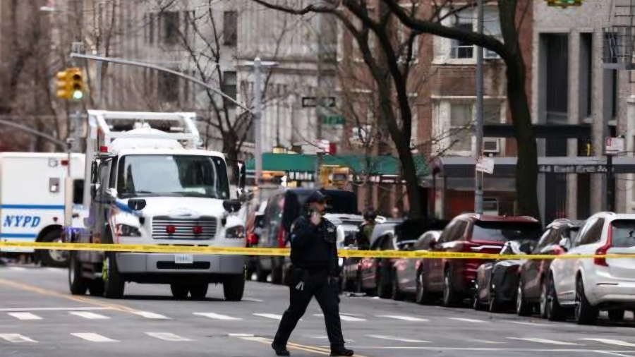 El FBI y el NYPD investigan como terrorismo inspirado en ISIS el lanzamiento de artefactos explosivos con TATP frente a la residencia oficial del alcalde Zohran Mamdani en Nueva York.