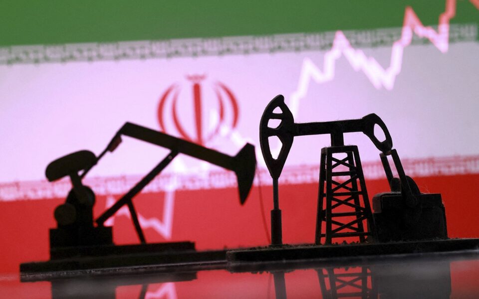 Petróleo WTI supera 110 dólares y Brent roza 105 por bloqueo del Estrecho de Ormuz en la guerra Irán-EE.UU. Wall Street cae 1,5 %. Trump responde en Truth Social.
