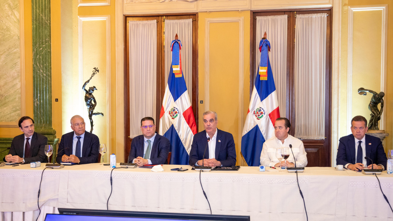 Gobierno convoca pacto nacional por impacto de crisis internacional