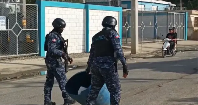 Protesta en el Cibao deja comercios cerrados y fuerte vigilancia