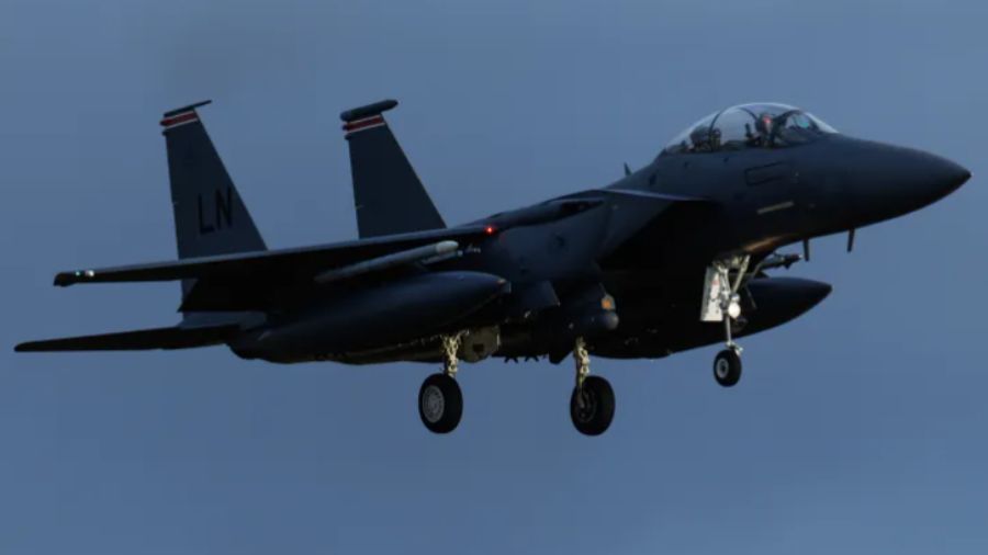 EE.UU. confirma recuperación de piloto tras caída de F-15
