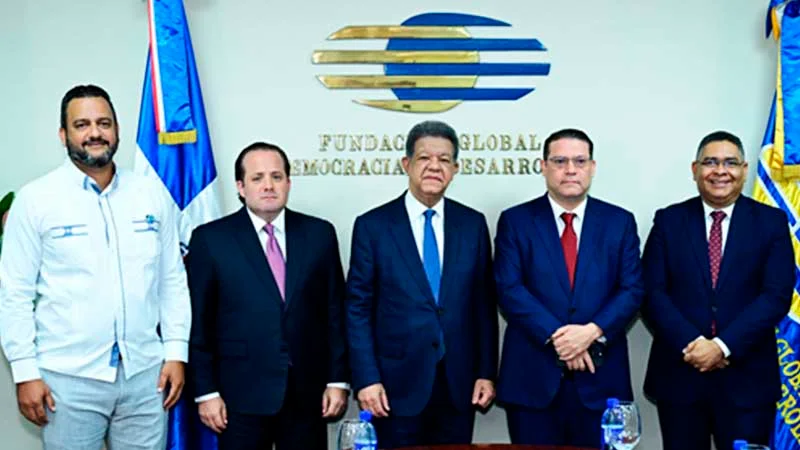 Fernández y funcionarios analizan impacto de conflicto en Medio Oriente