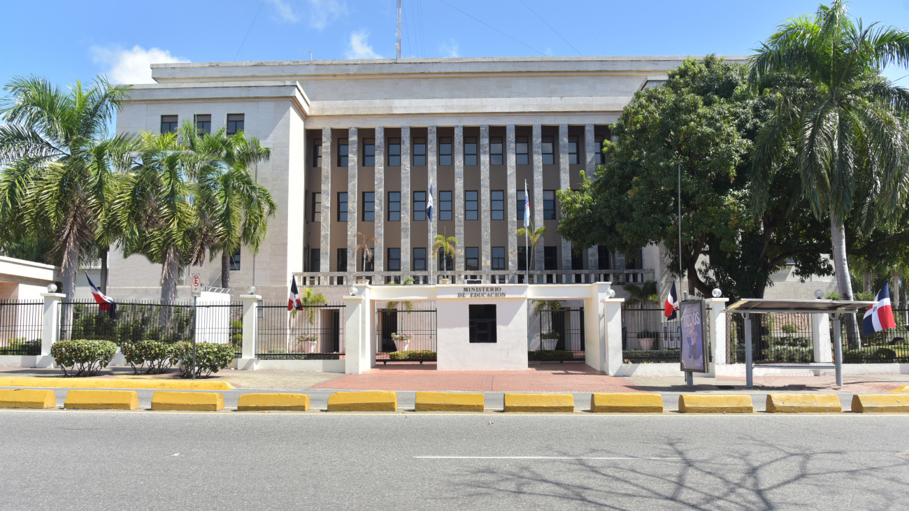 El Ministerio de Educación suspendió clases en tres provincias