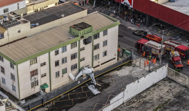 Avioneta impacta edificio en Belo Horizonte: dos fallecidos