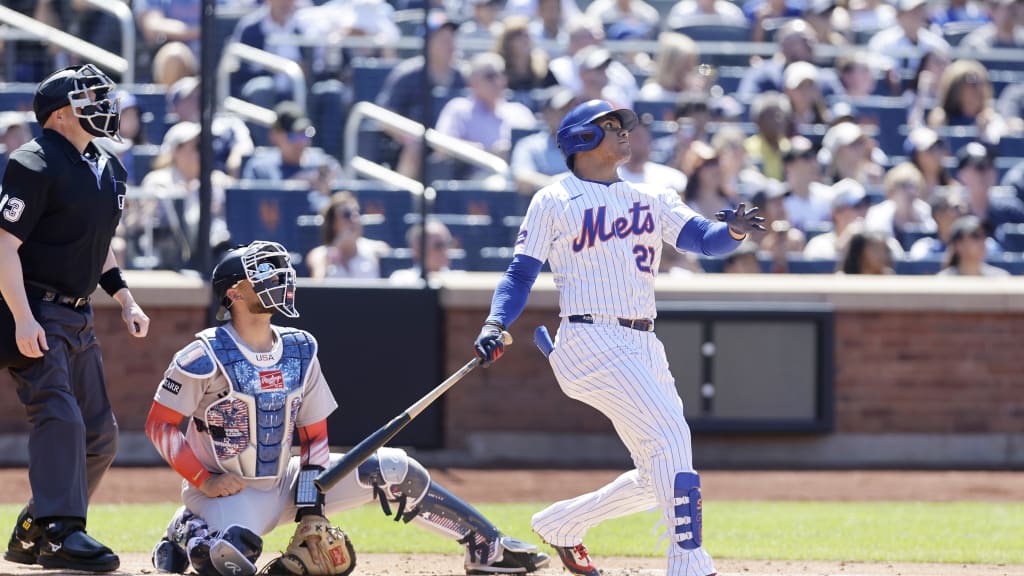 Juan Soto en turno al bate como primer bate durante victoria