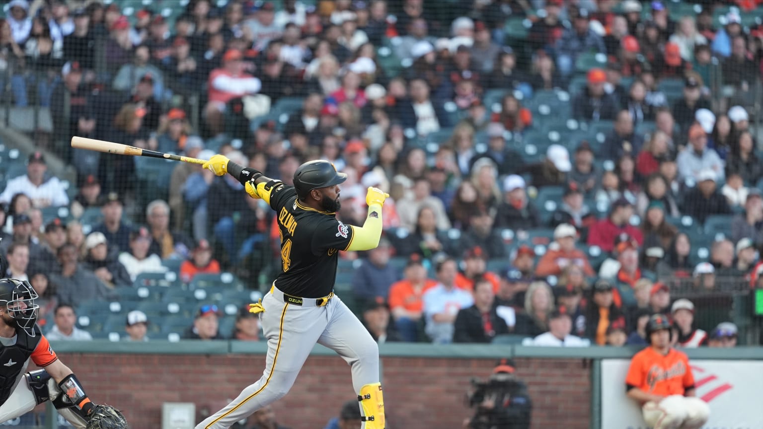 Ozuna entra al club de los 300 jonrones en la MLB con los Pirates.