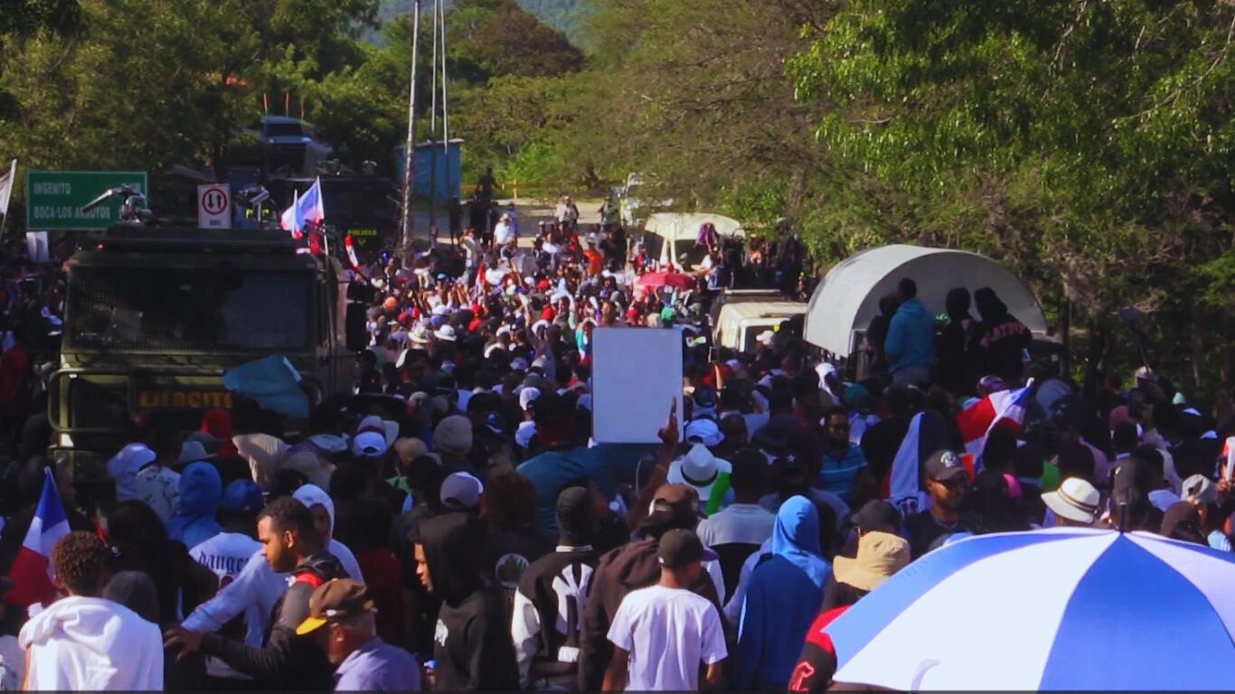 Policía arresta a 20 personas tras protesta minera en San Juan
