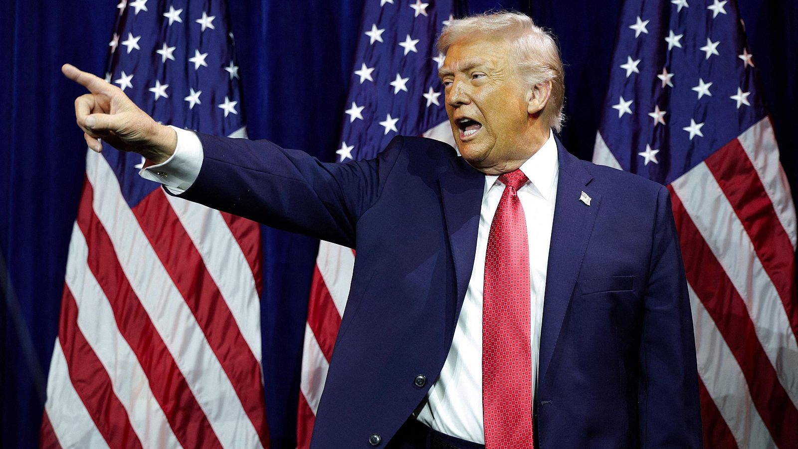 Trump evita precisar acciones sobre Cuba y habla de una “línea flexible”