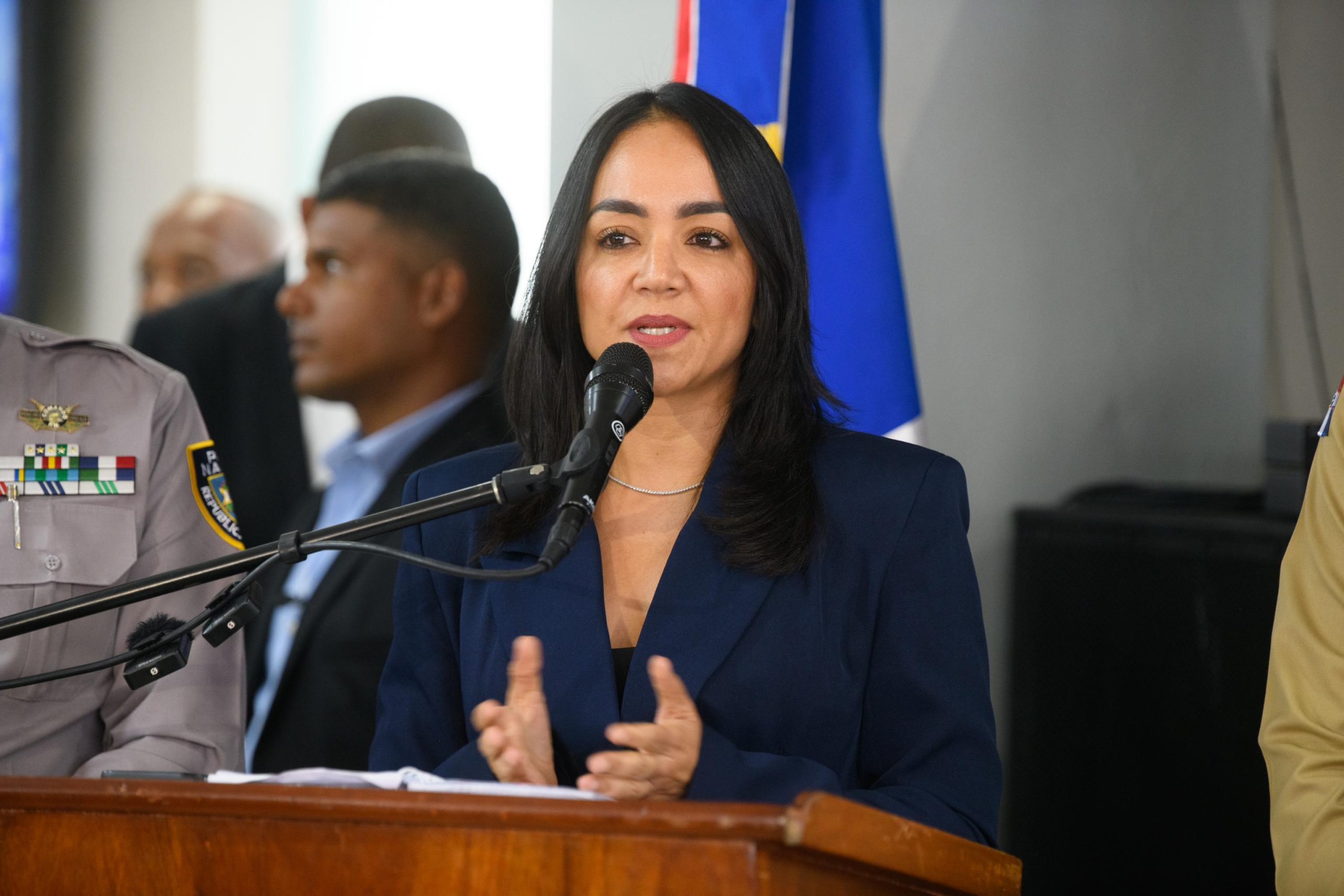 Faride Raful, defendió la continuidad de la reforma policial en República Dominicana, rechazó las solicitudes de renuncia.